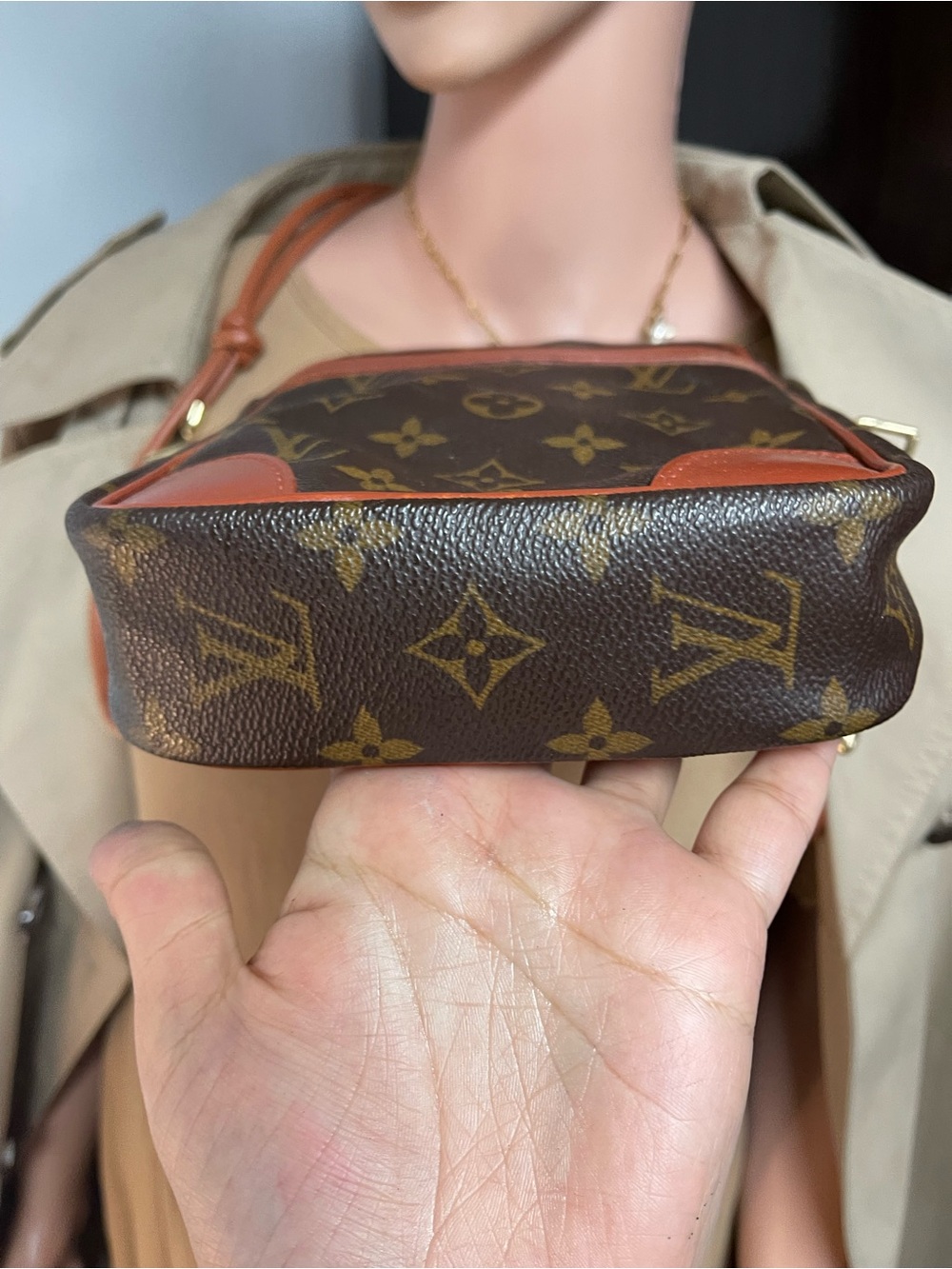 Authentic Louis Vuitton monogram vintage crossbody bag - Picture 9 of 15